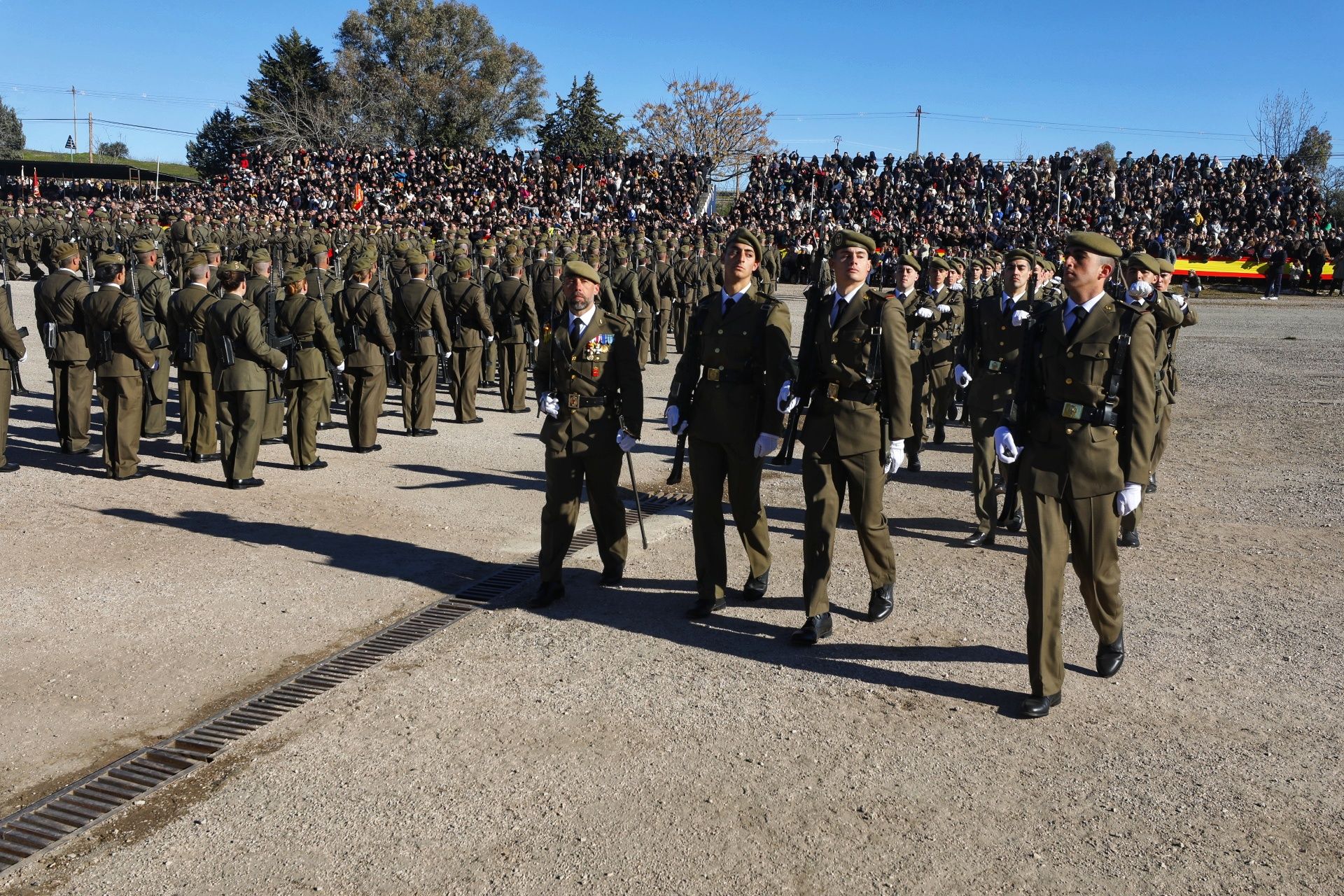 GALERÍA | Las imágenes de una jura de bandera histórica en Cáceres