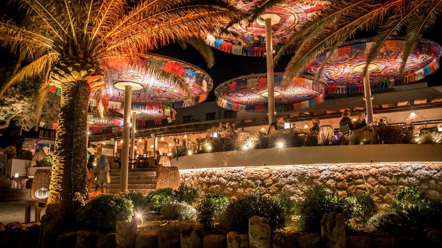El restaurante más especial para vivir una Luna de Fresa memorable en Ibiza