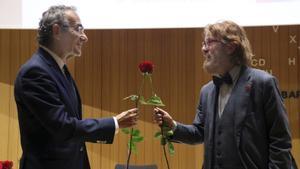 El presidente de la Cambra del Llibre, Patrici Tixis, y el del Gremi de Llibreters, Èric del Arco , en la presentación del operativo de Sant Jordi 2023. 