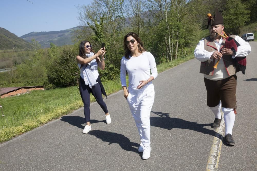 Eva Longoria visita su edén asturiano