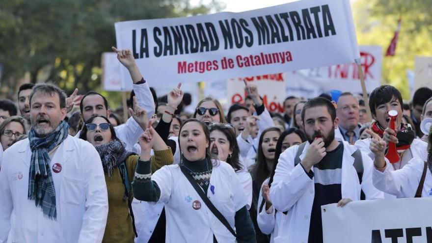 Els metges desconvoquen la vaga