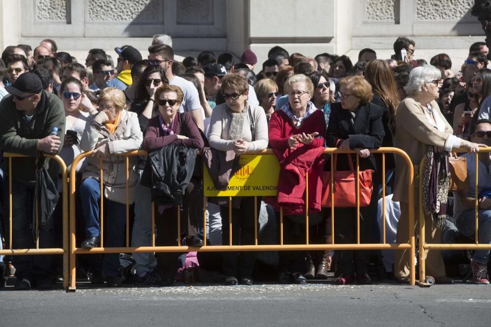 Búscate en la mascletà del 8 de marzo