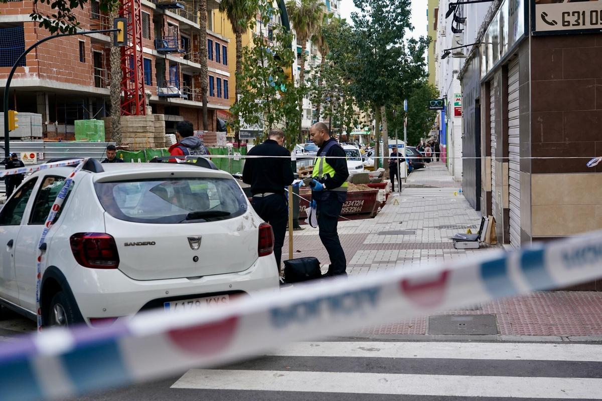 MOG 2-04-2025.-.La Policía Nacional, registra el Barrio del El Torcal, donde Cuatro heridos tras un tiroteo en la Carretera de Cádiz. El ataque se ha producido sobre las 18.00 horas de este miércoles en la calle Gaucín