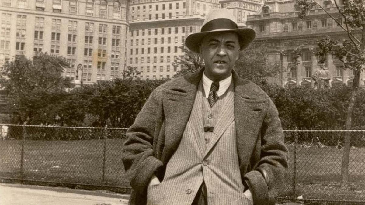 Segrelles en Nueva York, en 1930.
