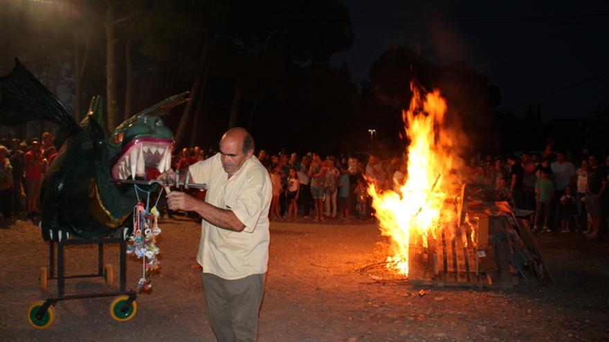 Una edición pasada de la hoguera de San Ramón, en Barbastro