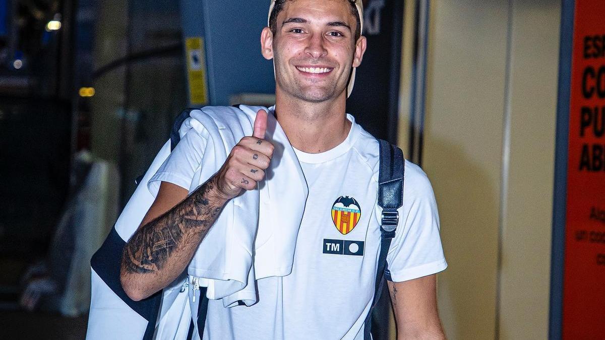 Hugo Duro, en el desplazamiento del Valencia CF a Vitoria en la tarde del domingo