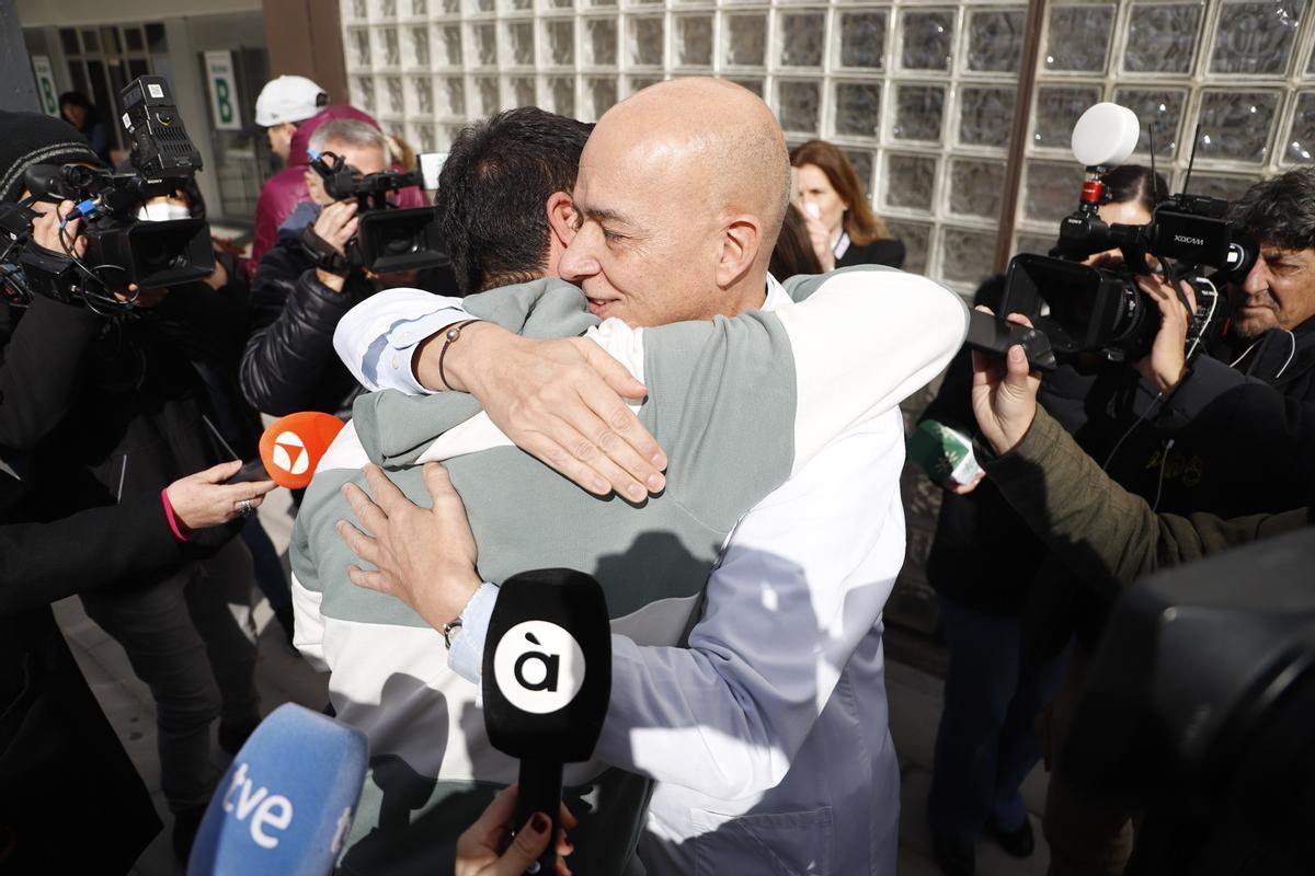 Dos menores que viajaban en el Alvia accidentado en Adamuz salen del hospital Reina Sofia de Córdoba