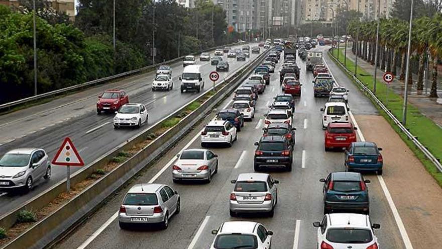 El plan permite denegar nuevas grandes superficies junto a las vías más saturadas de Palma, como la autopista de Llevant.