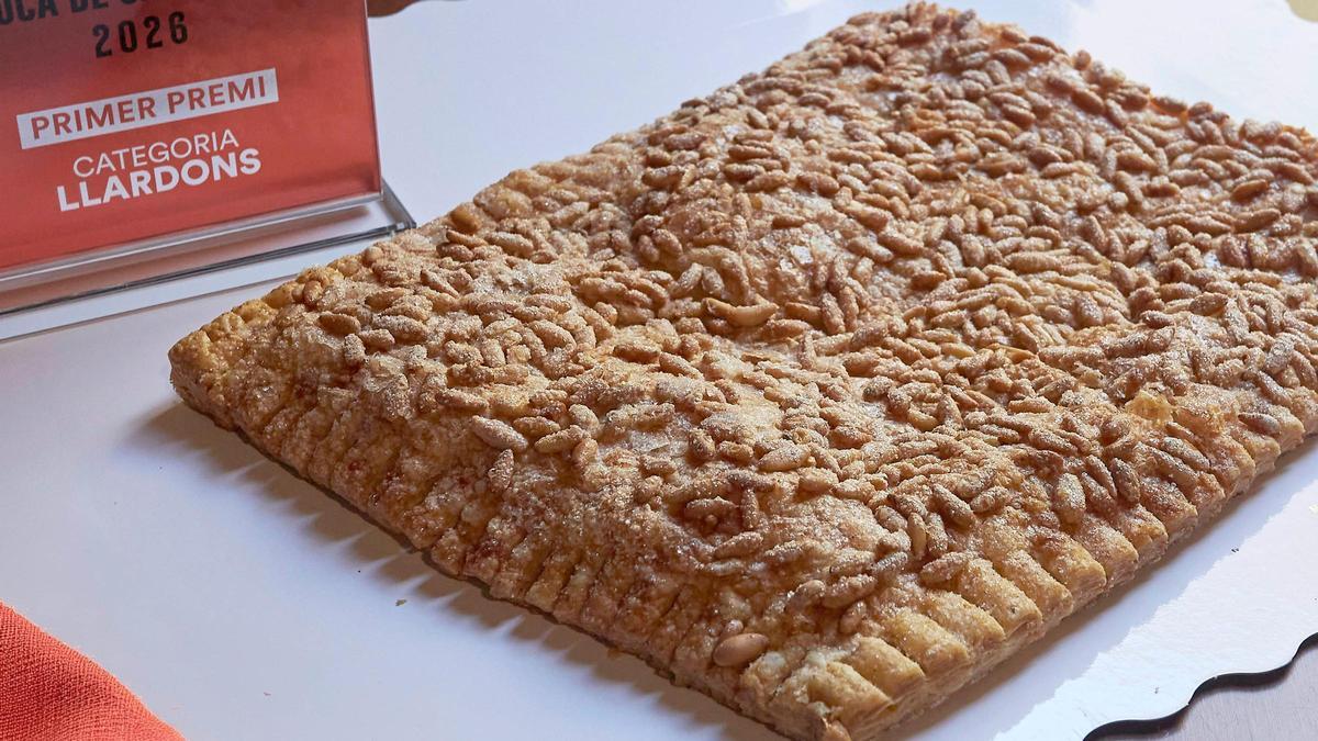 La ganadora del concurso La Mejor Coca de Sant Joan 2026 en la categoría de 'llardons' ha sido Forn Sagà.