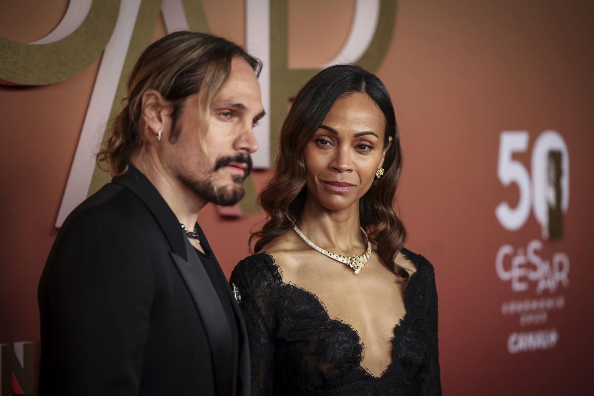 Zoe Saldana y su marido Marco Perego-Saldaña en los premios Cesar