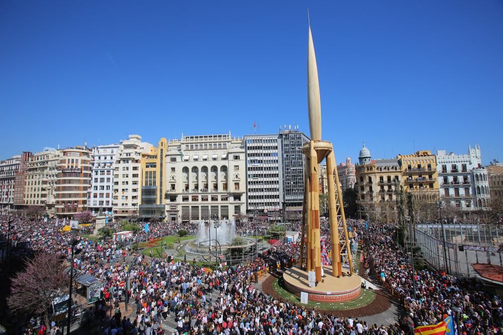 Búscate en la mascletà del 18 de marzo