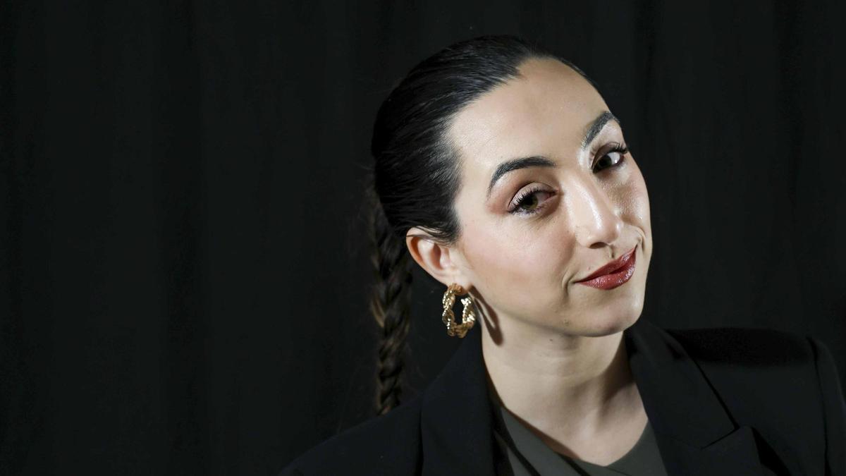 La alicantina Asheerah presenta su canción "Nubes"