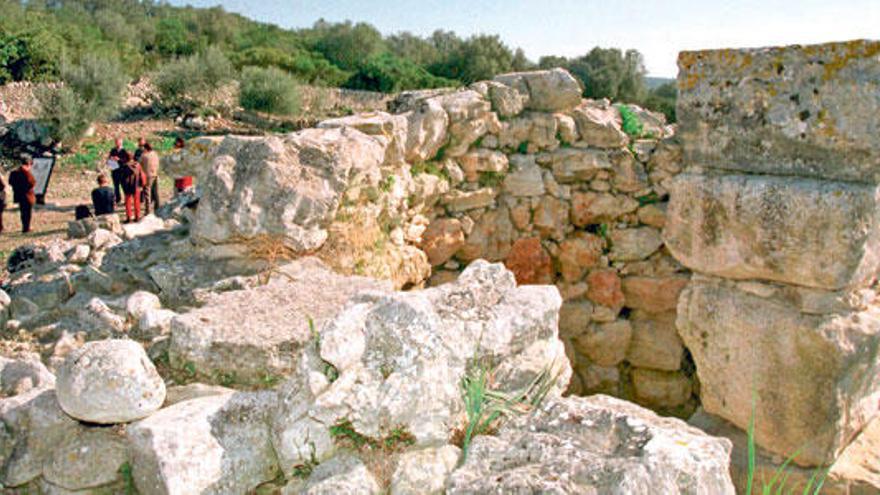 Restos arqueológicos en Son Fornés, Montuïri. Se han encontrado restos talayóticos, postalayóticos y clásicos.