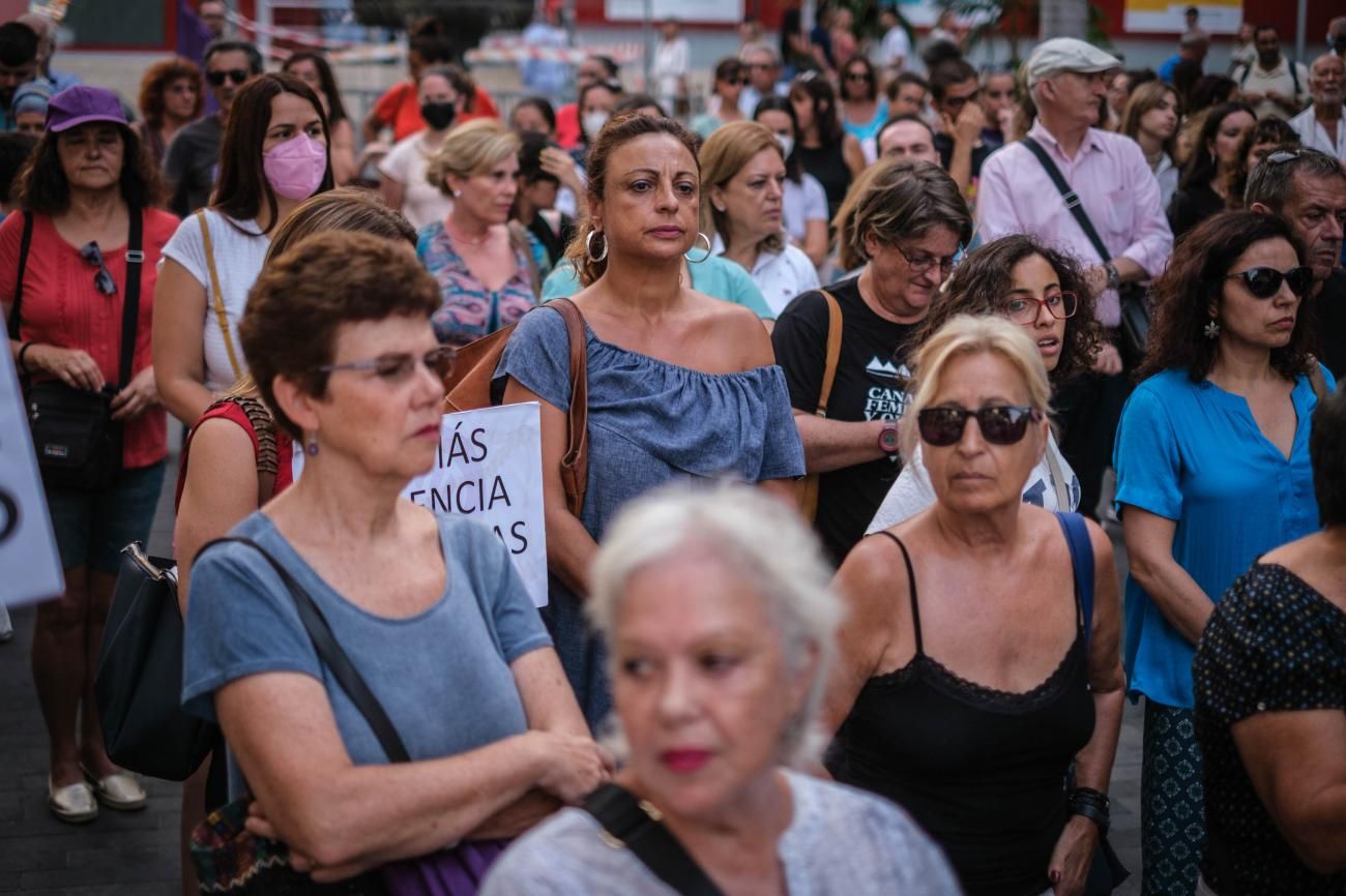 Concentración contra el último asesinato machista en Santa Cruz de Tenerife