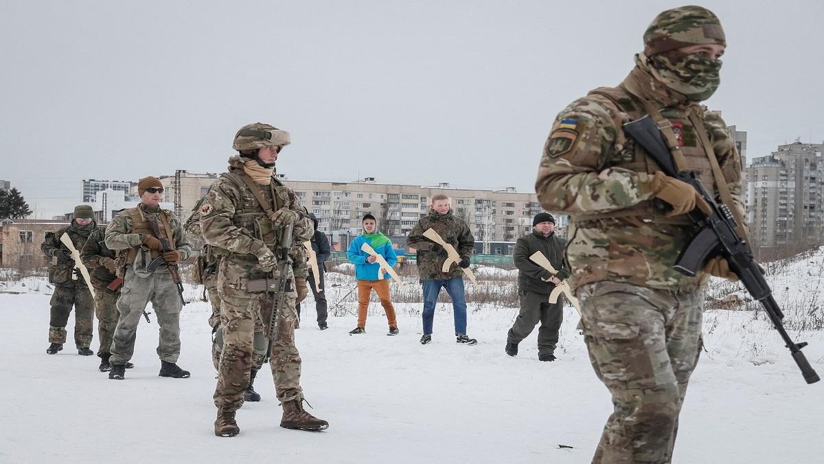 Estados Unidos y países de la OTAN plantear crear una insurgencia en Ucrania