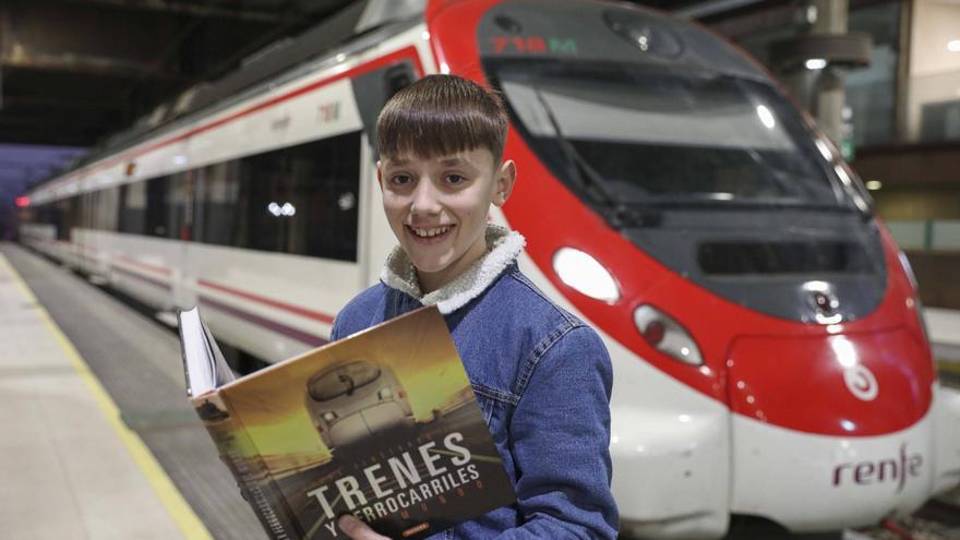 Historias del tren: &quot;Miro por la ventana hasta en los túneles, güelita&quot;