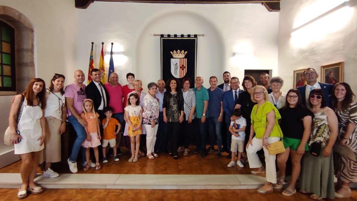 Foto de familia tras la celebración del pleno.