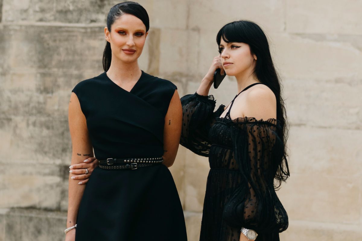 Looks con vestidos negros vistos en el 'street style' de París