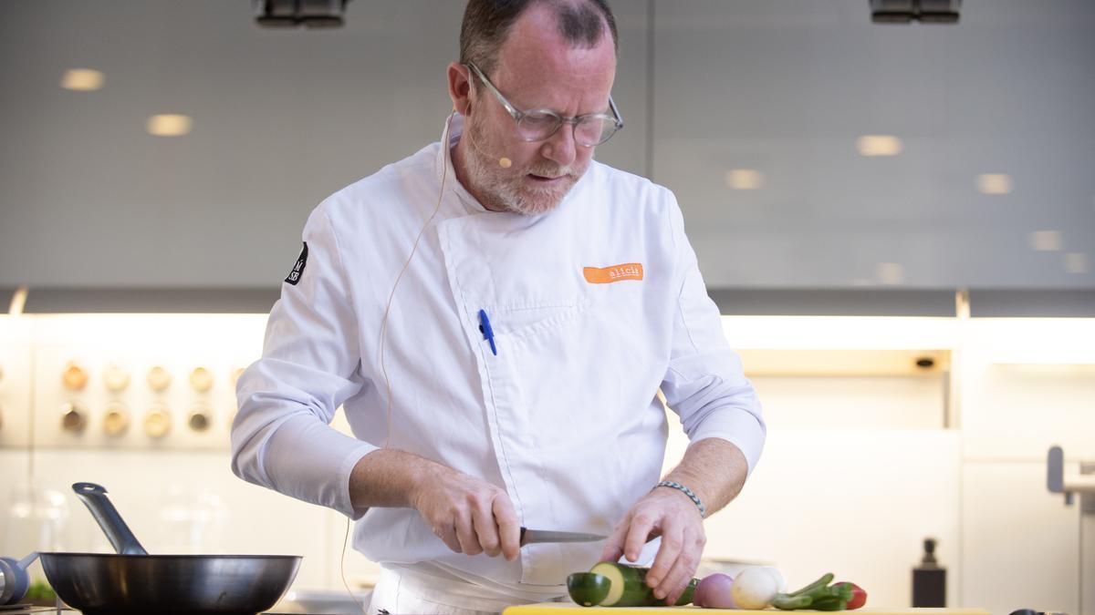 Demostració culinària a càrrec del cap de cuina de la Fundació Alícia, Marc Puig-Pey