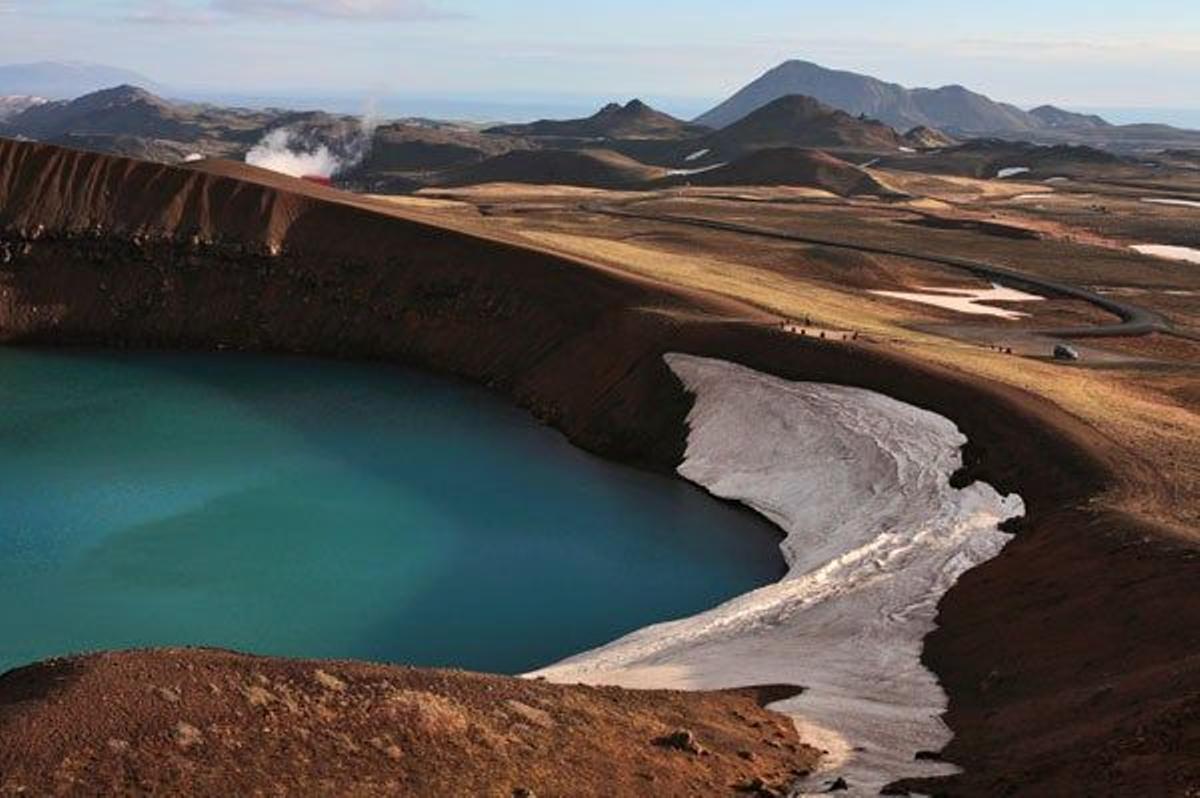 El cráter Víti en la caldera volcánica de Krafla
