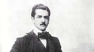 Raymond Roussel, autor de La doublure, traducido al catalán como El doblec.