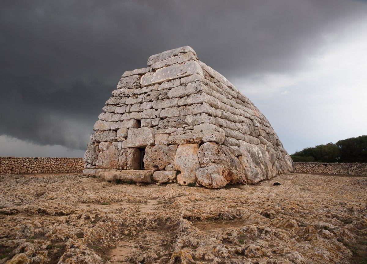 Naveta des Tudons, Menorca prehistórica