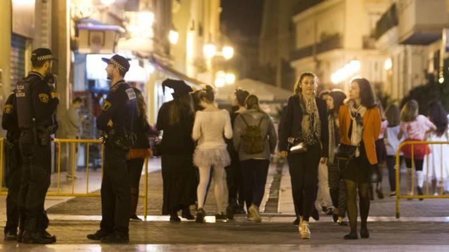 La policía toma las zonas de botellón en Halloween