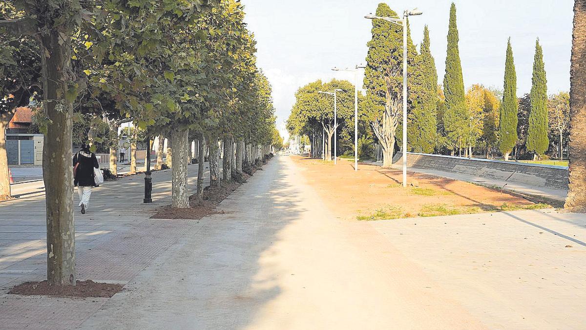 La reforma de la avenida de Lledó integra el parque Rafalafena en el paisaje con la retirada de las vallas.