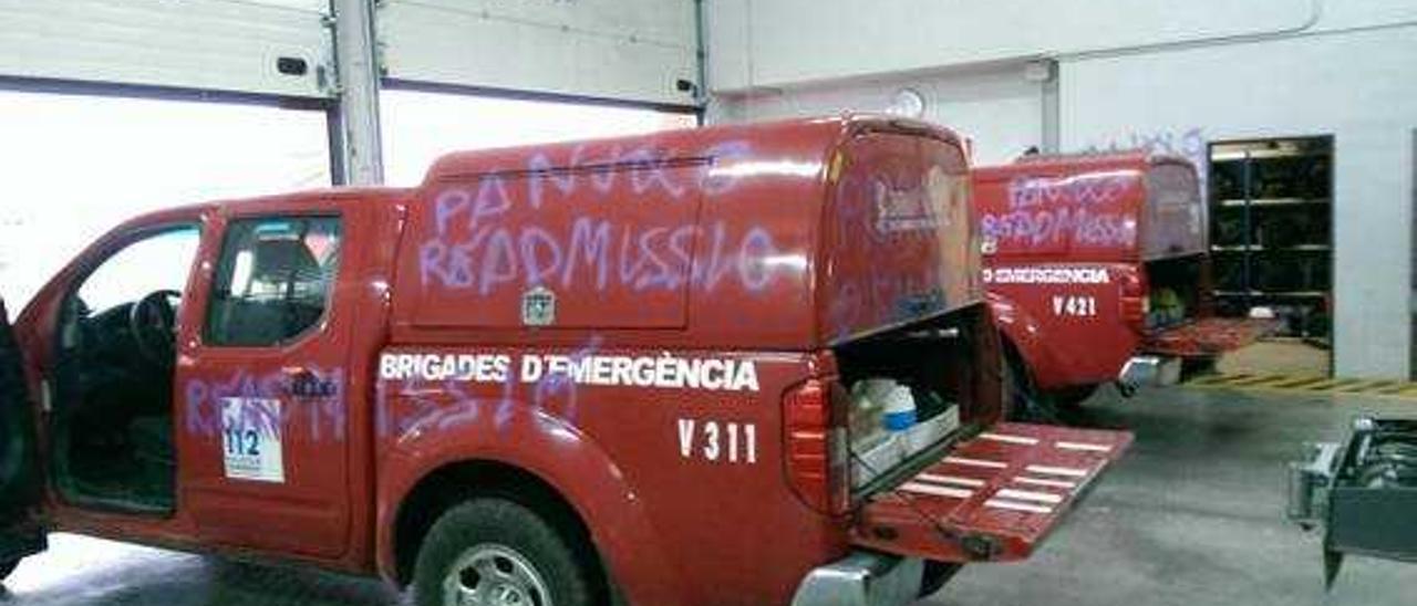 Llenan de pintadas el parque de Yátova  en apoyo a un brigadista despedido