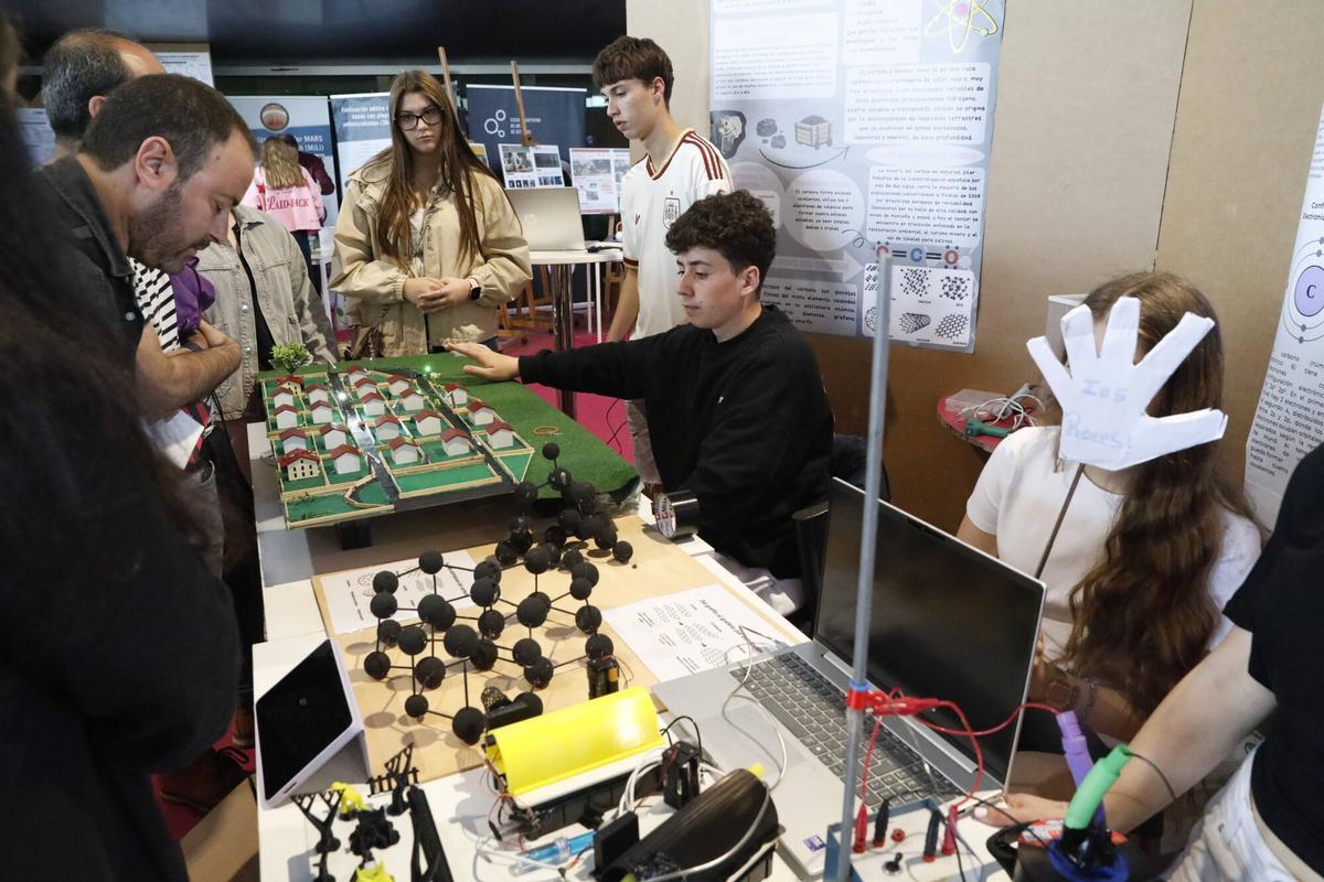 En imágenes: La IV feria de la ciencia y la innovación en Asturias, en Avilés
