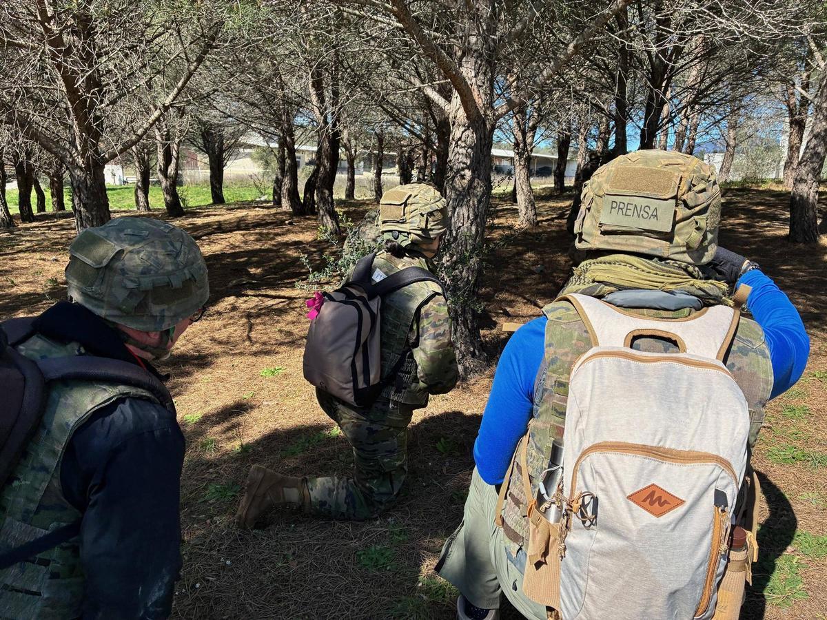 Les imatges del curs per conèixer com actuar en zones de conflicte a la base de Sant Climent