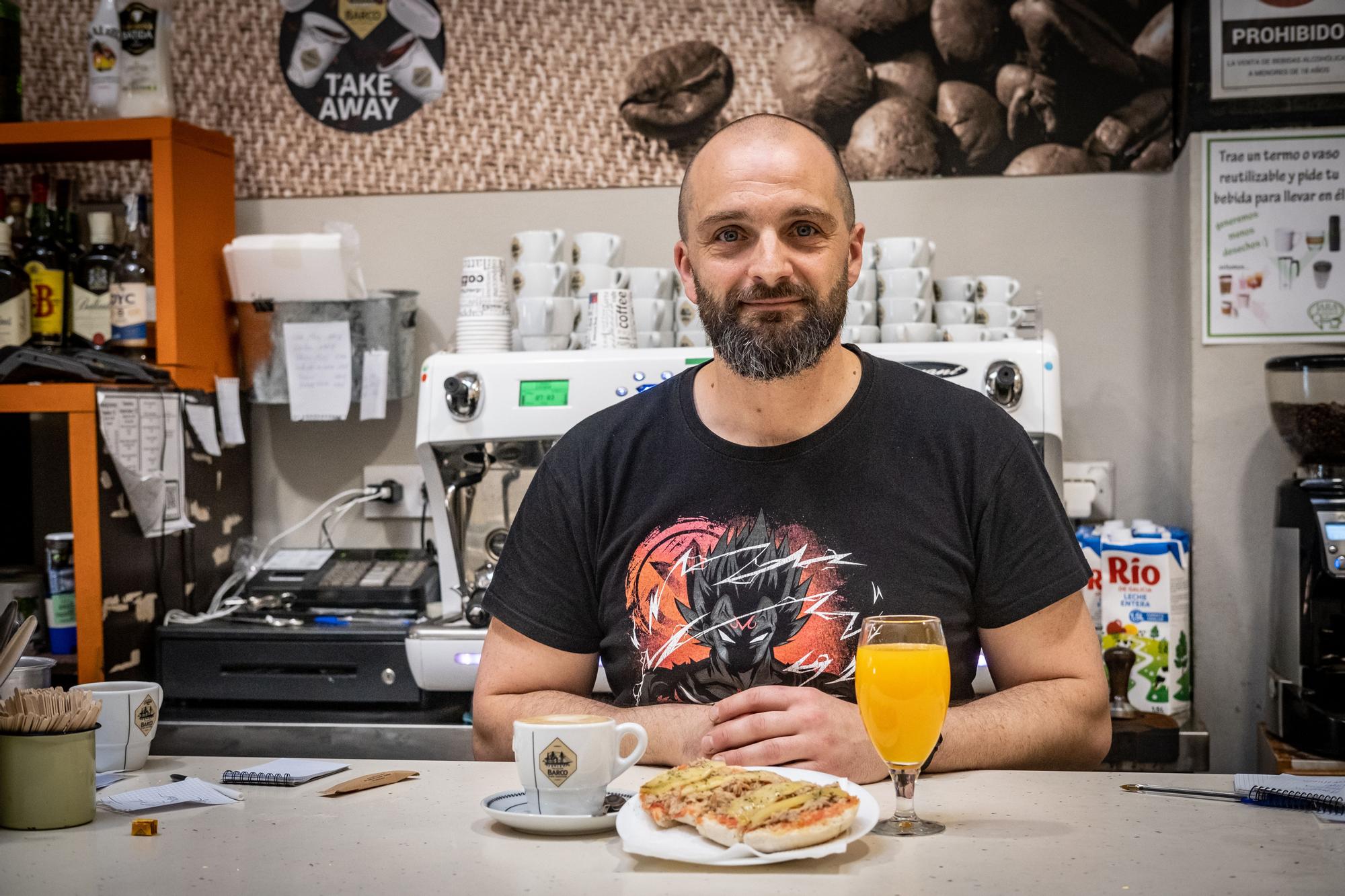 Juan Carlos Benítez, con un desayuno en &#039;Jara Helados y Café&#039;.