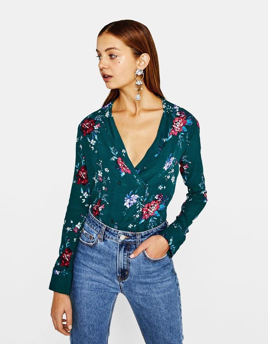 Camisa de flores de Bershka