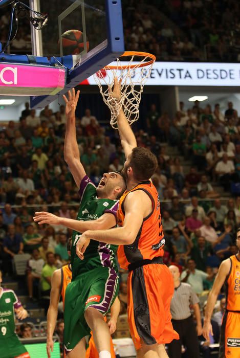 El conjunto de Luis Casimiro, con un inspirado Alberto Díaz (20 puntos), debuta en la Liga Endesa imponiéndose al Valencia Basket