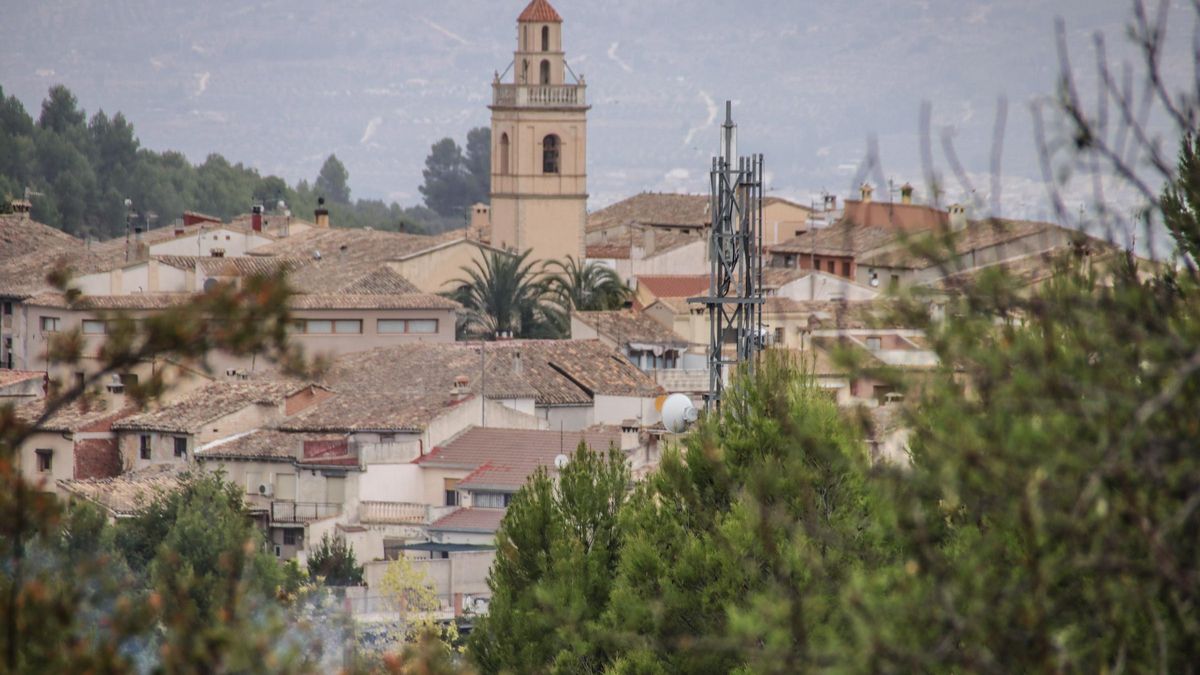 Benillup is one of the municipalities that suffers from coverage problems Benillup is one of the municipalities that suffers from coverage problems
