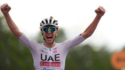 Marco Pantani triunfa en Oropa, segunda etapa del Giro.