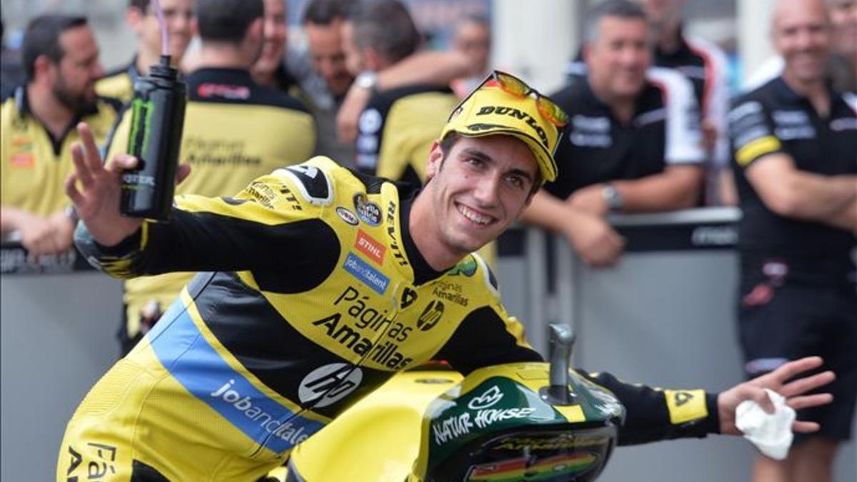 Rins celebra su éxito en Le Mans