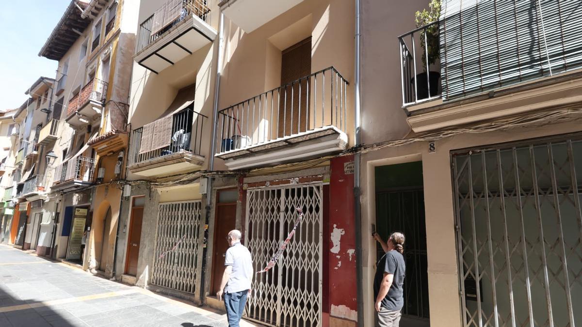 Imagen del exterior de una de las viviendas que intentaron ocupar en el casco antiguo de Xàtiva.