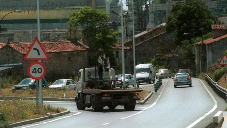 Entrada desde A Coruña a Meicende por la carretera AC-415. castro bal