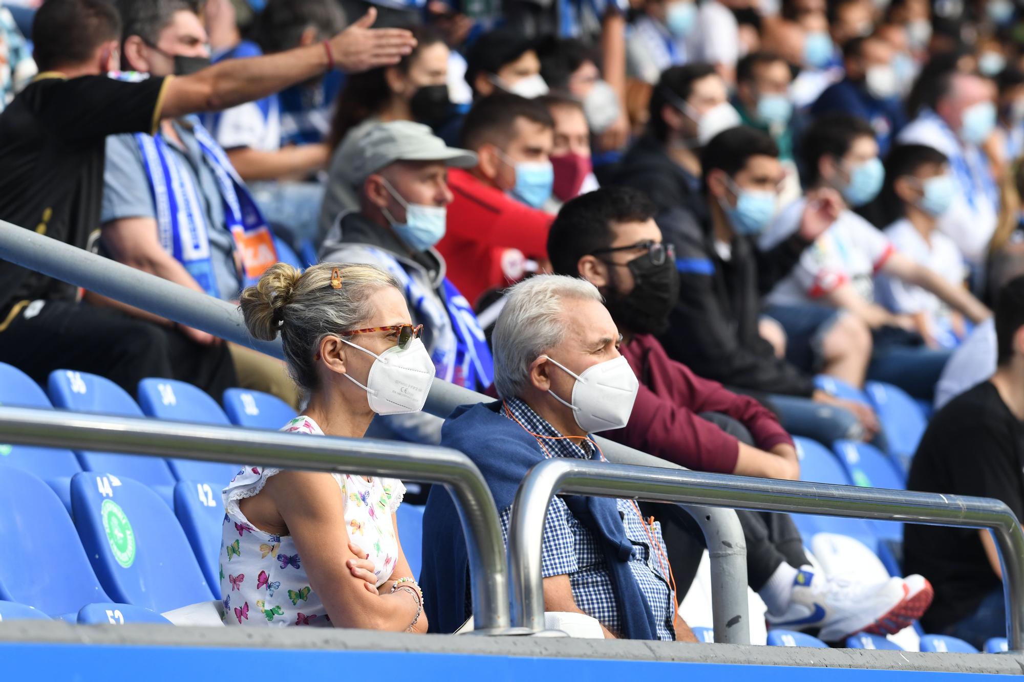 El Deportivo le gana al Badajoz y sigue de líder