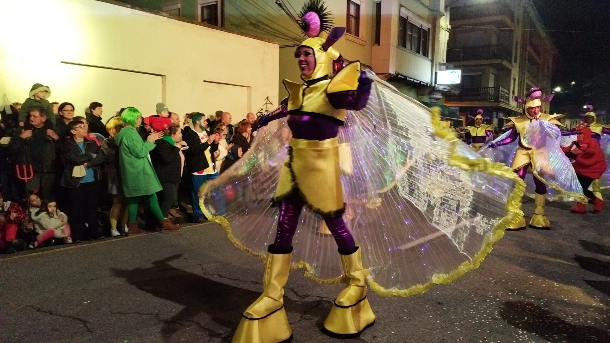 Multitudinario desfile de Carnaval en Arriondas con 300 participantes