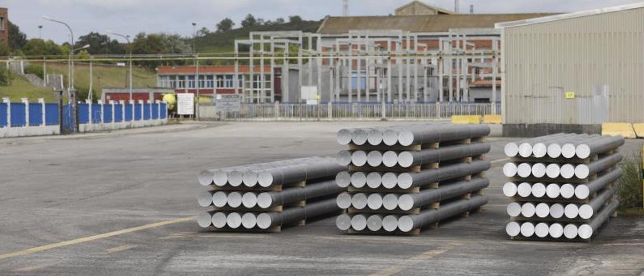 El parque de salida de aluminio de Alu Ibérica, esta semana.