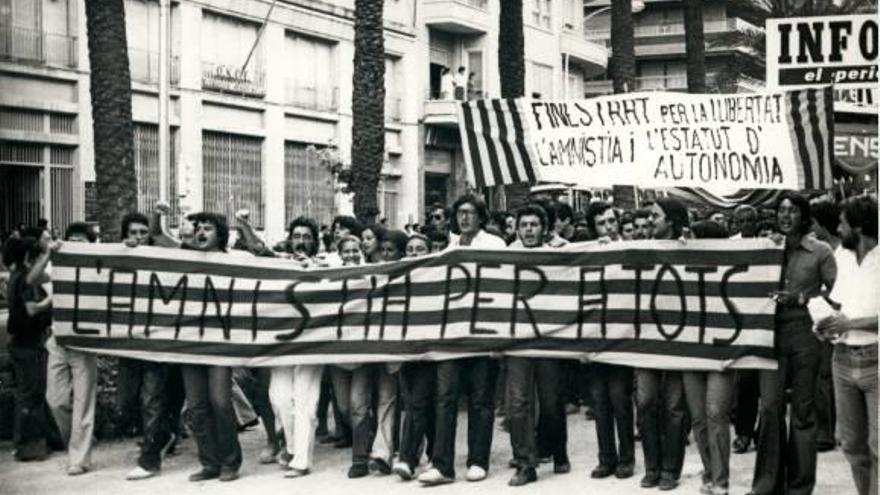 Imagen de la manifestación del 9 d&#039;Octubre de 1977 que será expuesta en la Fundación CAM.