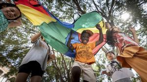 Save the Children inicia sus campamentos de verano para 2200 niños y niñas en riesgo de pobreza y de exclusión social. Las actividades socioeducativas facilitan la conciliación familiar y evitan que los niños y niñas se queden solos en casa.