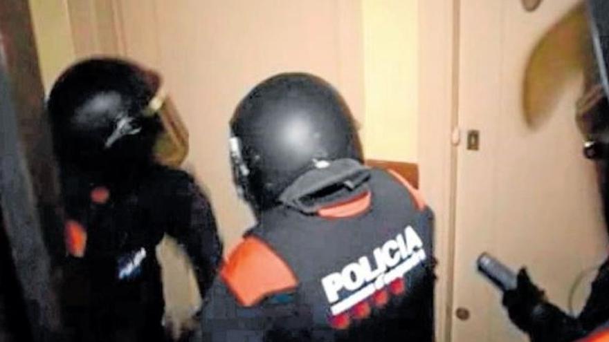 Macrojudici a una banda per cometre un centenar de robatoris amb violència a habitatges a l&#039;Empordà i la Garrotxa