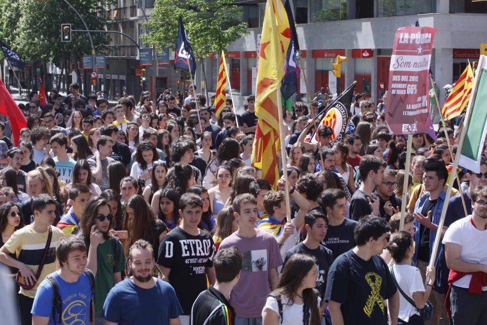 Manifestació d''estudiants universitaris a Girona