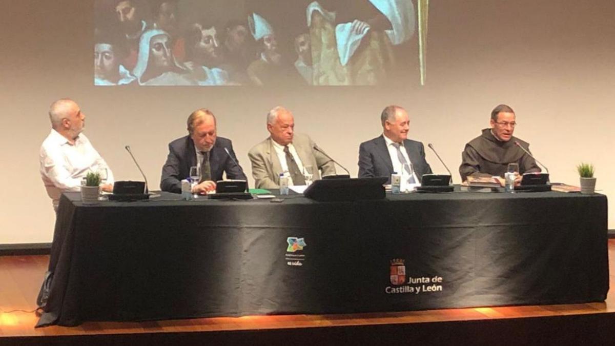 José Ángel Rivera de las Heras, a la izquierda, ayer en la presentación realizada en el Reina Sofía. | Cedida