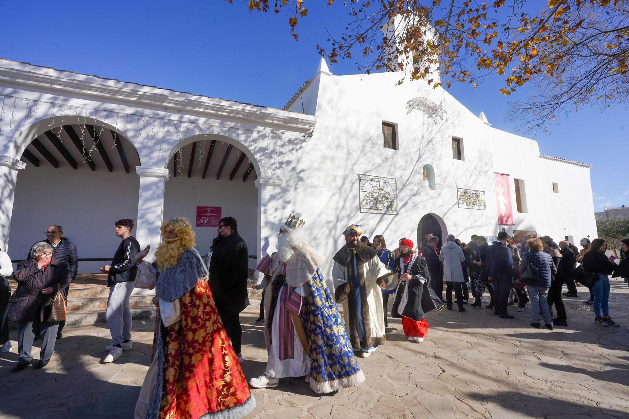 Cabalgata de Reyes en Jesús y Puig d'en Valls (2024)