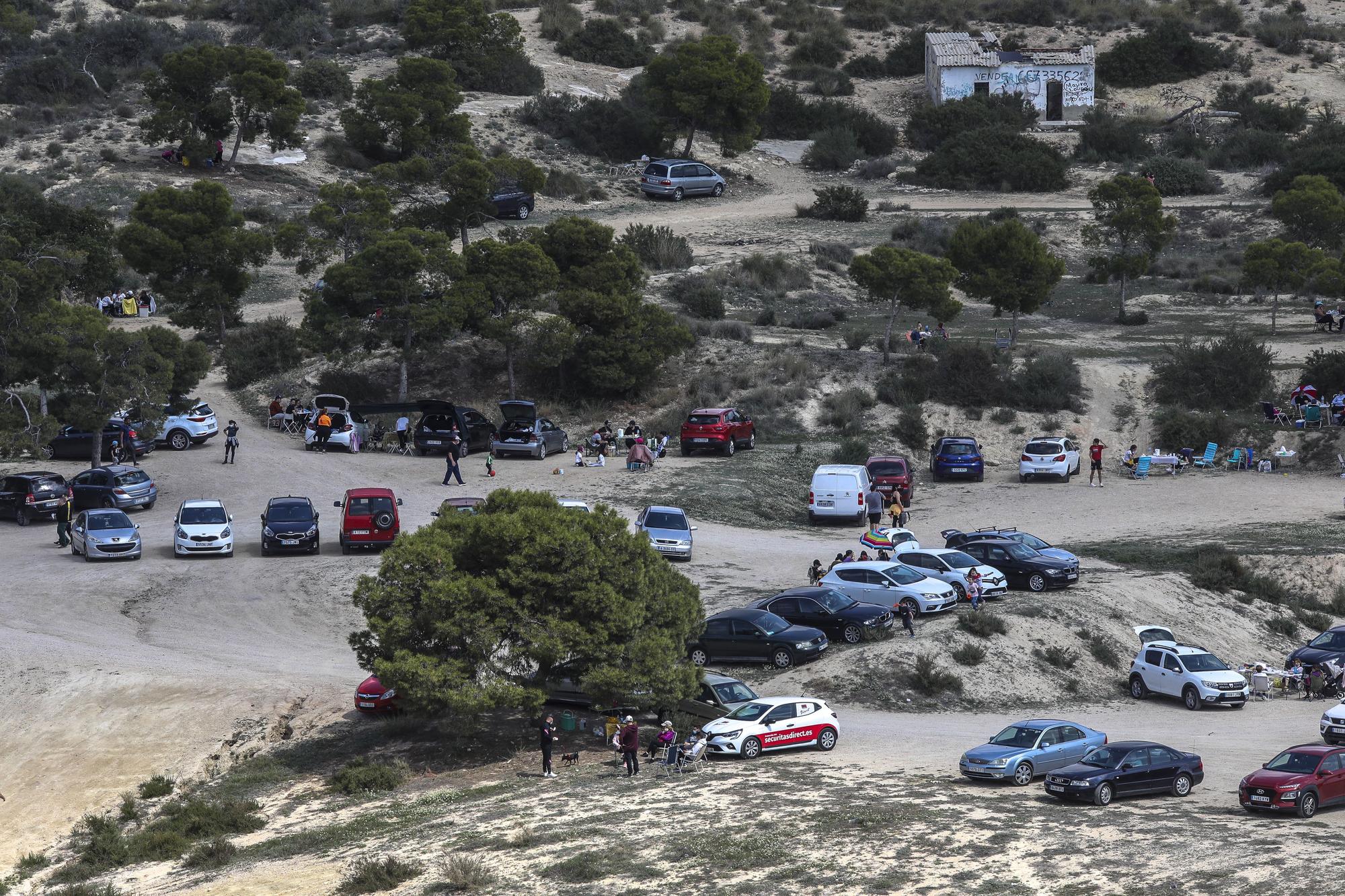 El Pantano de Elche sigue de moda en el Lunes de Mona