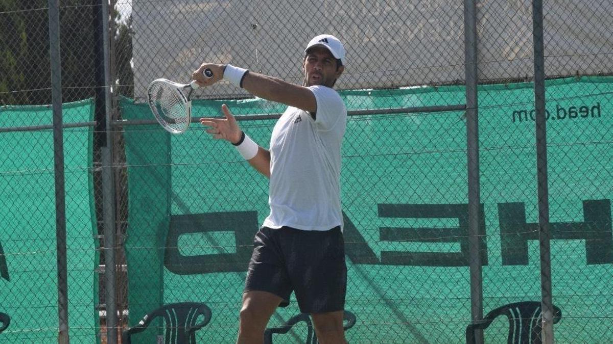 Fernando Verdasco, que debuta el lunes, entrenándose en la Academia JC Equelite